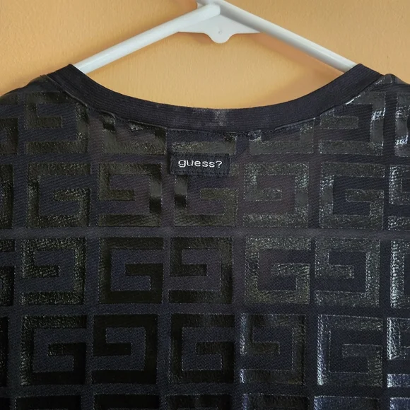 Guess V-neck Lace Logo Tee, L (PTP=18") - Picture 4 of 5